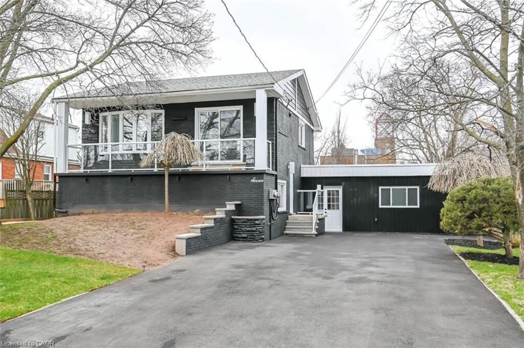 Property Photo:  7 Chester Road 2  ON L8E 1X7 