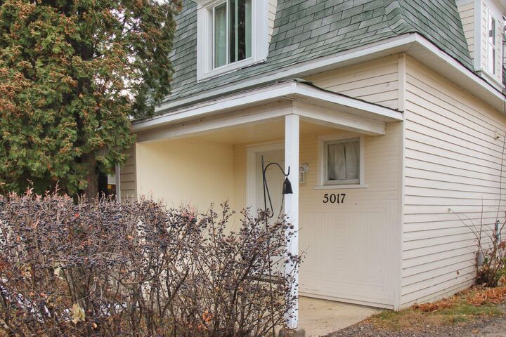 Property Photo: 5017 49A Street AB T0B 4C0