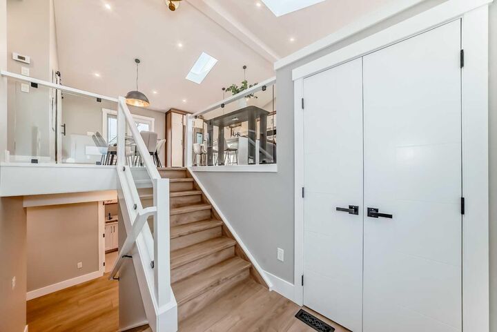 Property Photo:  959 Lake Arrow Way SE  AB T2J 3C2 