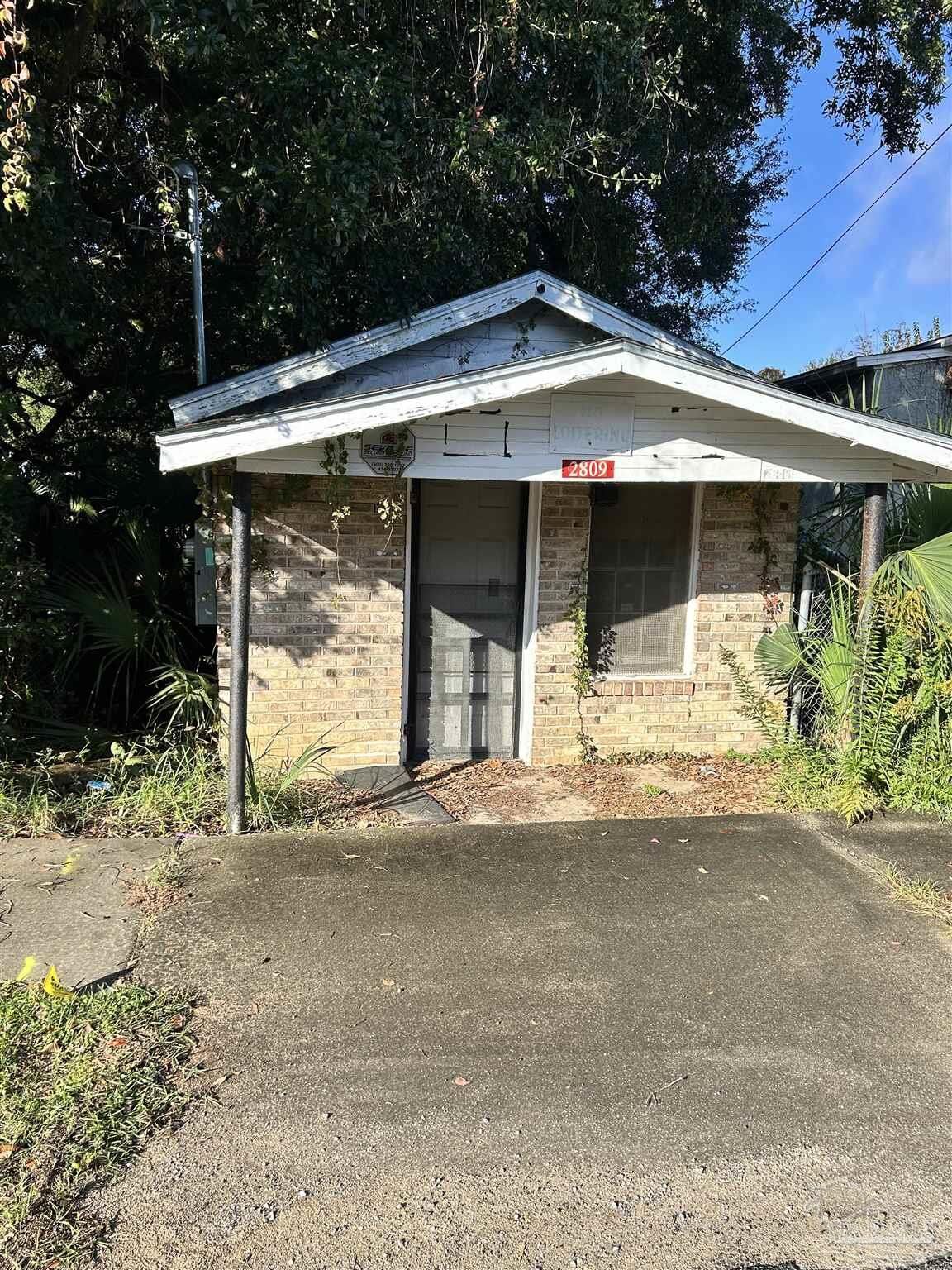 Property Photo:  2809 N Hayne St  FL 32503 