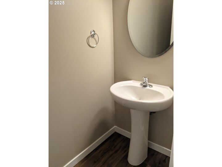 Property Photo: 681 E Oregon Ave OR 97838