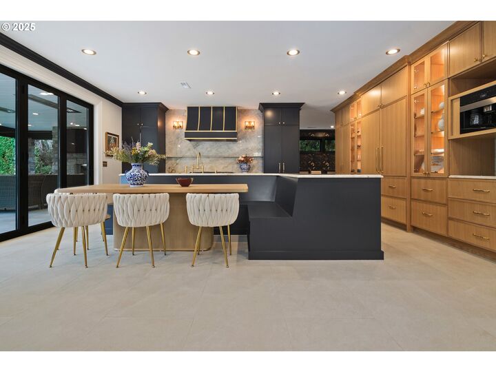 Property Photo: 715 SE Sherley Ct WA 98664