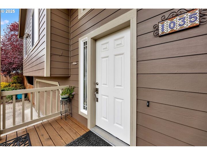 Property Photo: 1035 E Pioneer Loop WA 98629