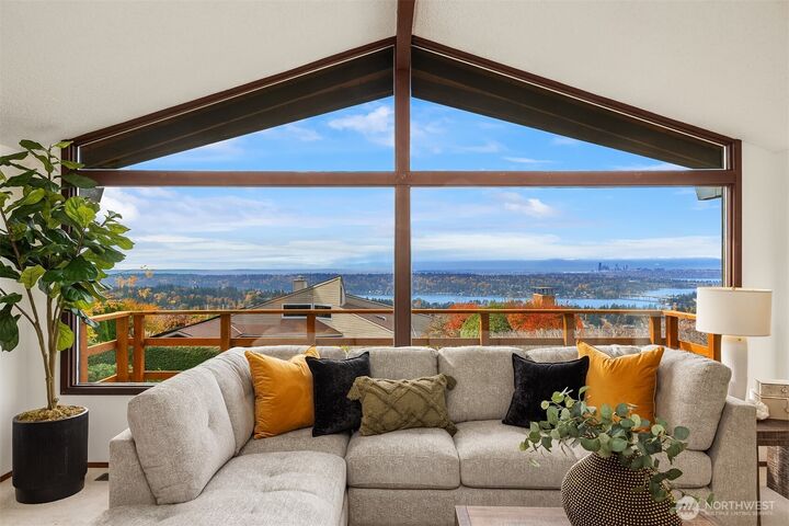 Property Photo: 4424 139th Avenue SE WA 98006