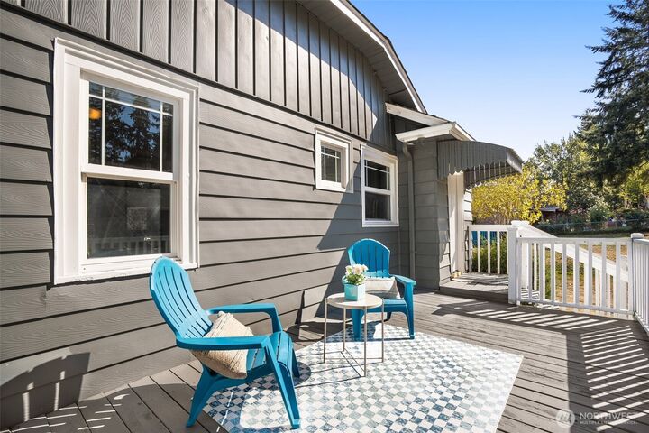 Property Photo: 5620 Wetmore Avenue A WA 98203