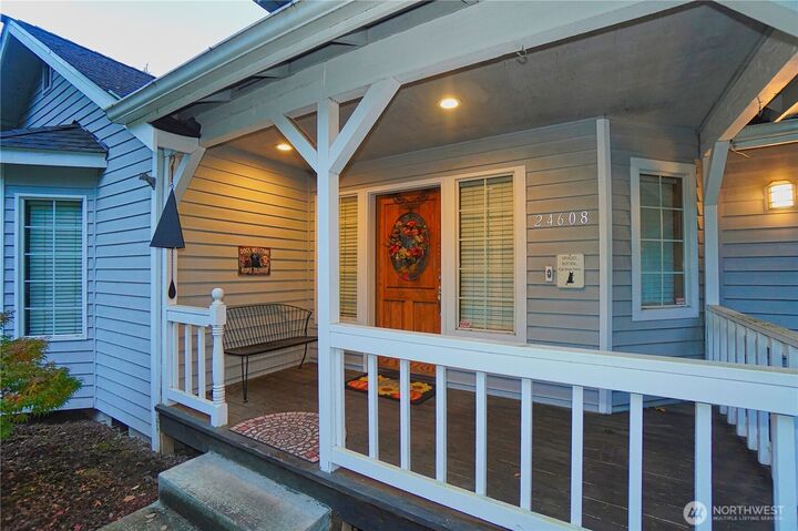 Property Photo: 24608 197th Avenue SE WA 98038