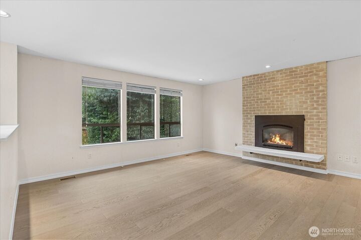 Property Photo: 12020 NE 66th Street WA 98033