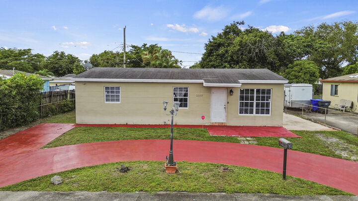 1400 N 70th Avenue  Hollywood FL 33024 photo