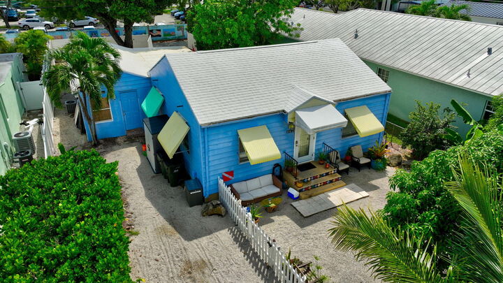 Property Photo:  629 SE 4th Avenue  FL 33483 