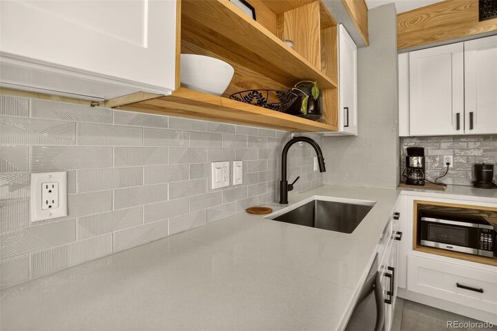 Property Photo: 837 E 17th Avenue 3C CO 80218