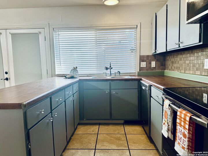 Property Photo:  6526 Spring Manor  TX 78249 