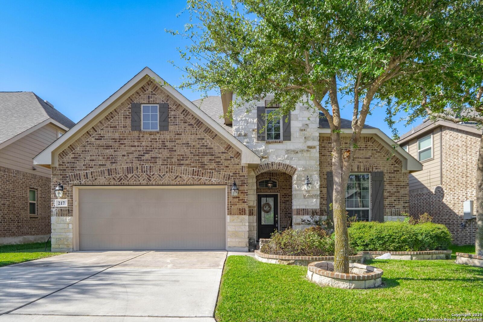 Property Photo:  217 Fernwood Dr  TX 78108 