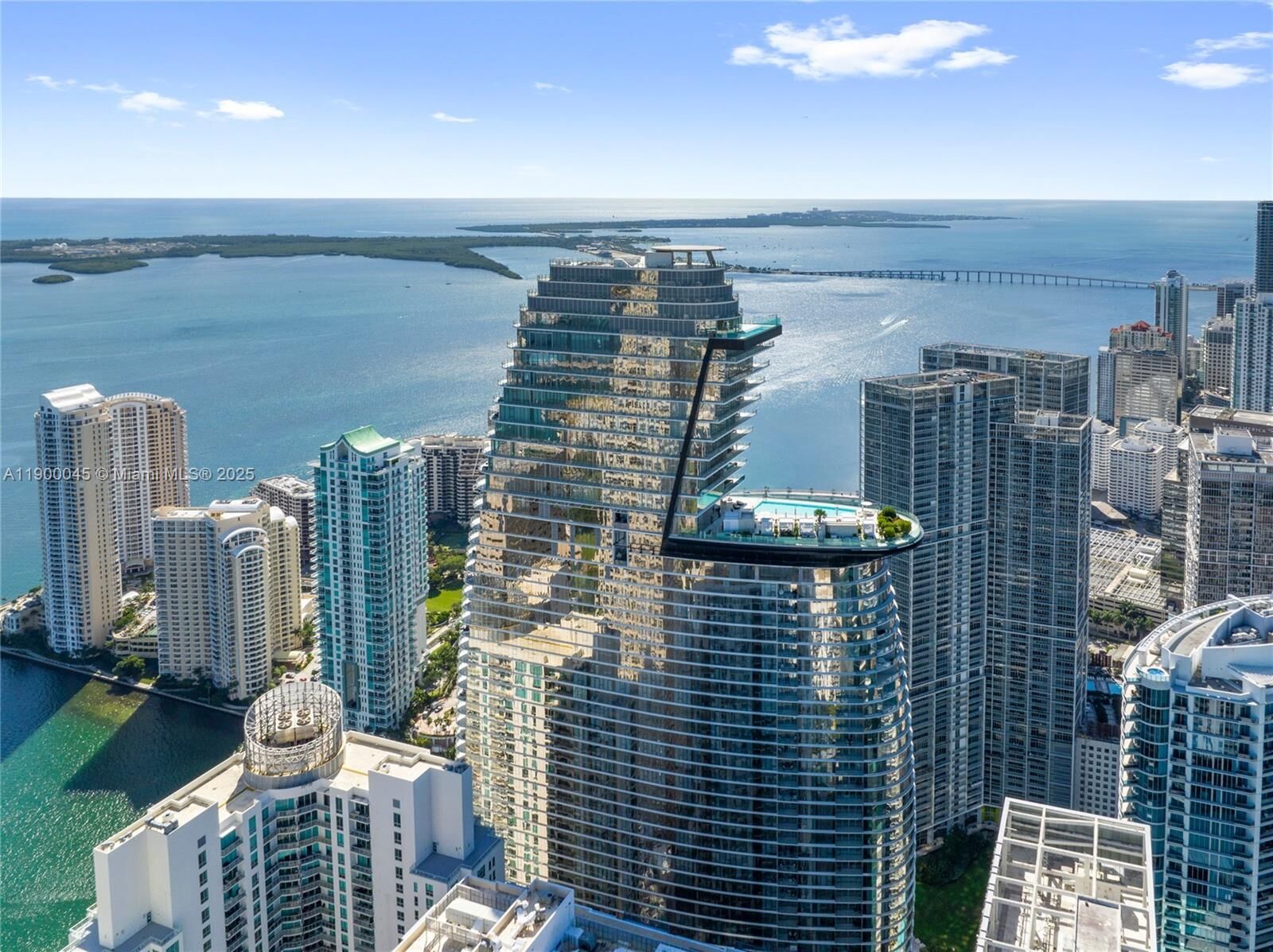 Property Photo:  300 Biscayne Boulevard Way 5201E  FL 33131 