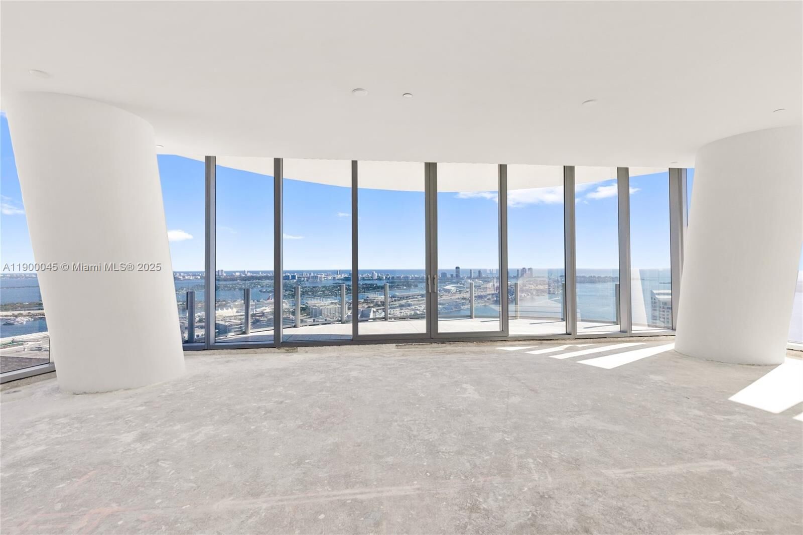 Property Photo: 300 Biscayne Boulevard Way 5201E FL 33131