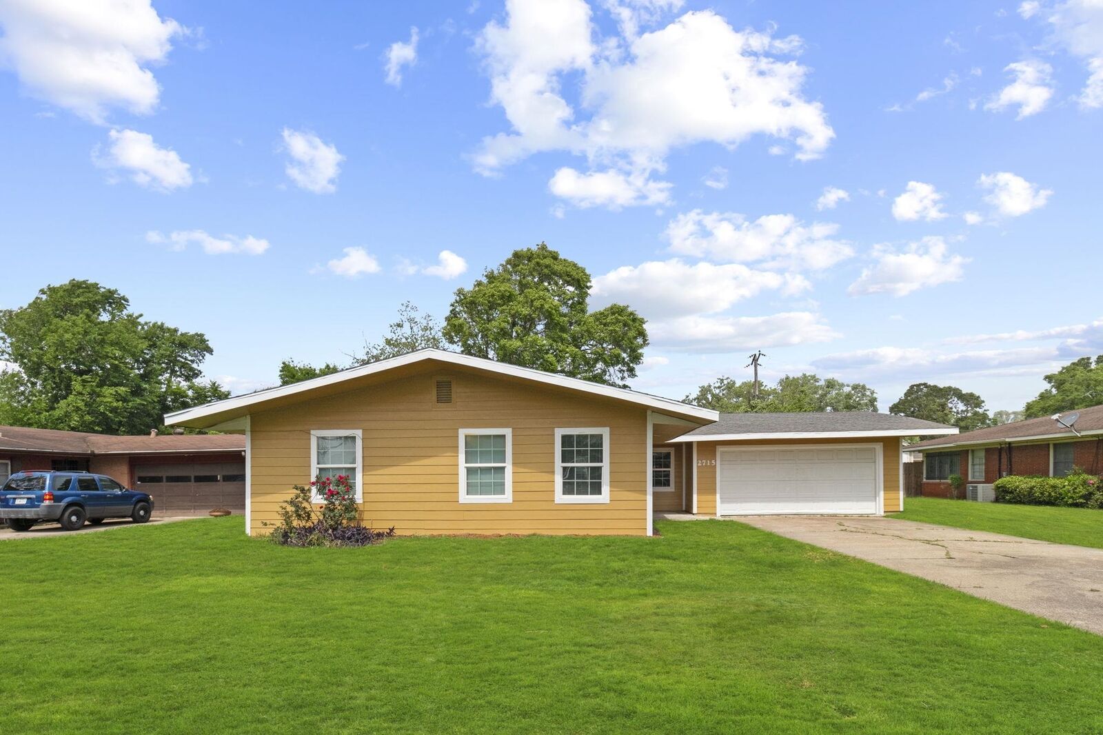 Property Photo: 2715 35th Street TX 77640