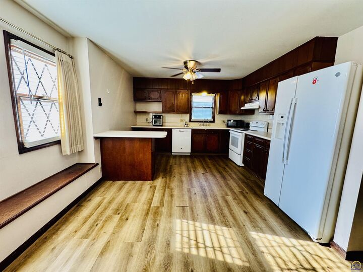 Property Photo: 4300 SW 30th St KS 66614