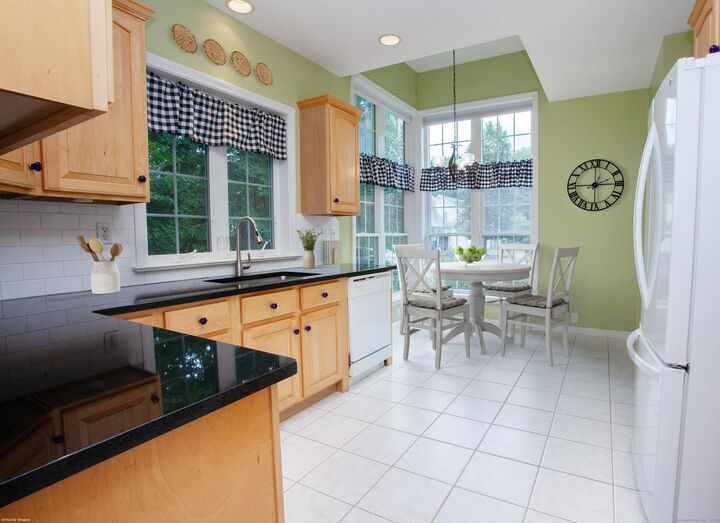 Property Photo:  14 Brettonwood Drive  CT 06070 