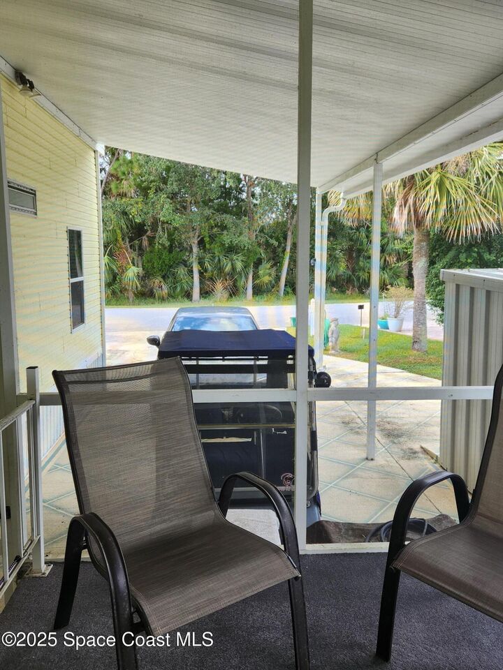 Property Photo: 513 Lake Drive FL 32780