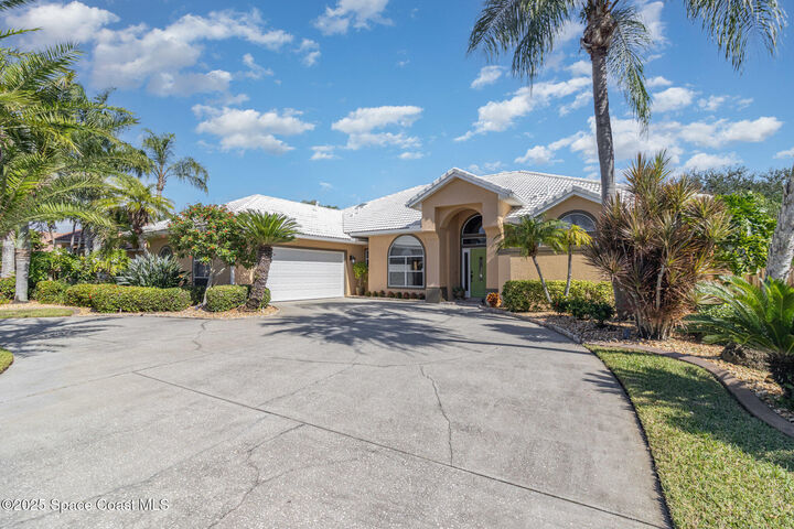 Property Photo:  115 Island View Drive  FL 32937 