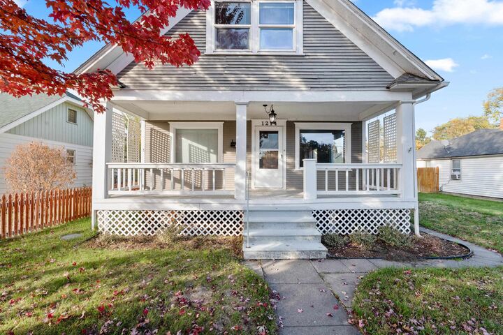 Property Photo: 1214 W Kiernan Ave WA 99205