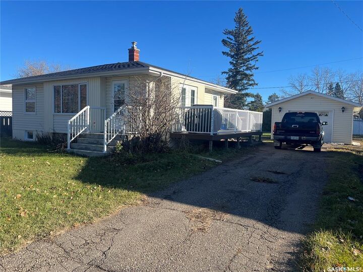 Property Photo:  530 5th Street NE  SK S0A 4J0 