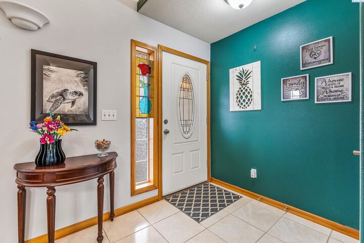 Property Photo: 4112 Segovia Dr Ste10 WA 99301-8225