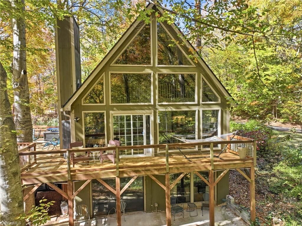 Property Photo: 2595 Azalea Place NC 27103