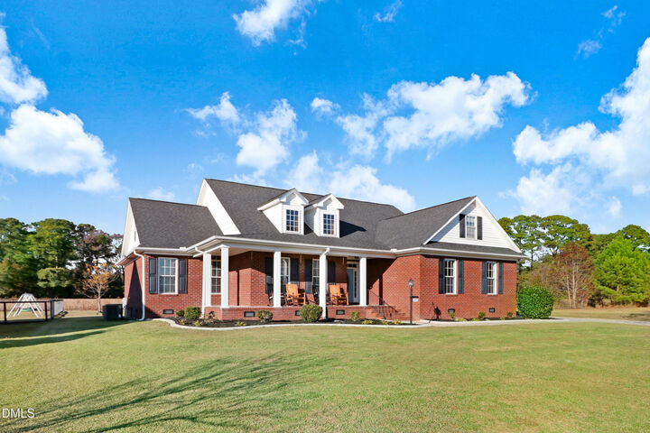 Property Photo:  401 Ellington Way  NC 28551 