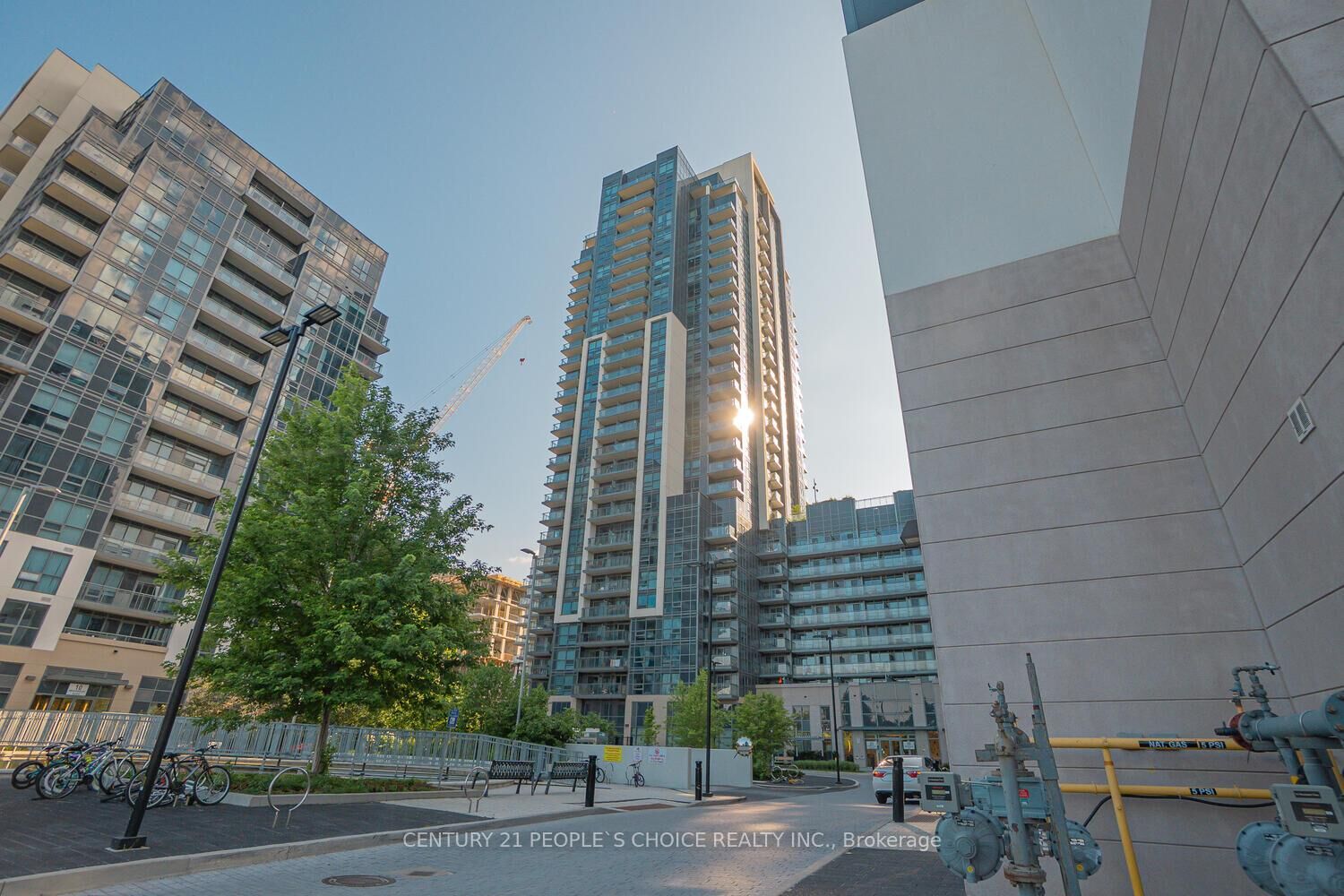 Property Photo:  20 Meadowglen Place S 2901  ON M1G 0A9 