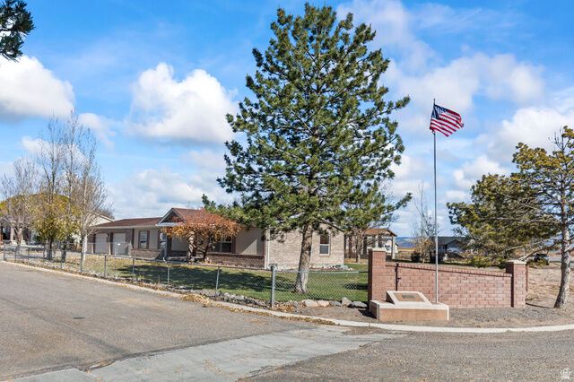 Property Photo: 110 N 350 E UT 84724