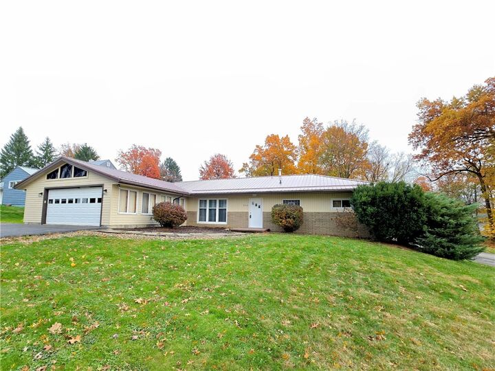 Property Photo:  332 Frazier Dr  PA 16105 