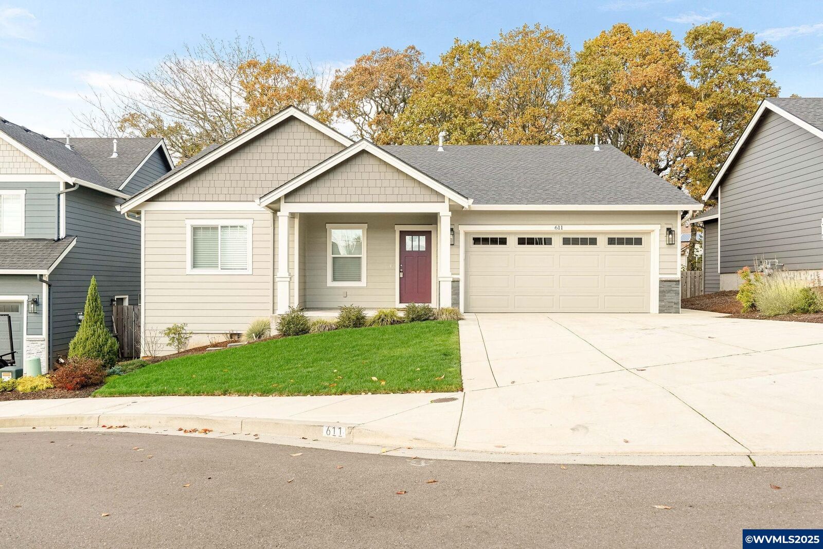 Property Photo: 611 Jared Valley St SE OR 97306