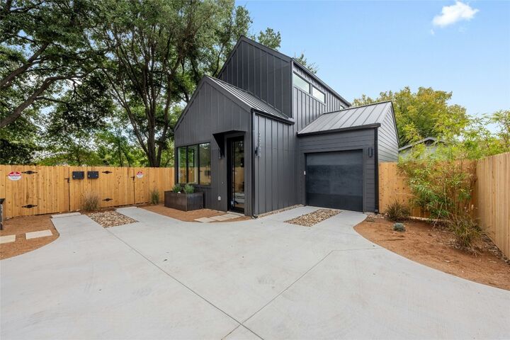 2008 Gathright Cove 2  Austin TX 78704 photo