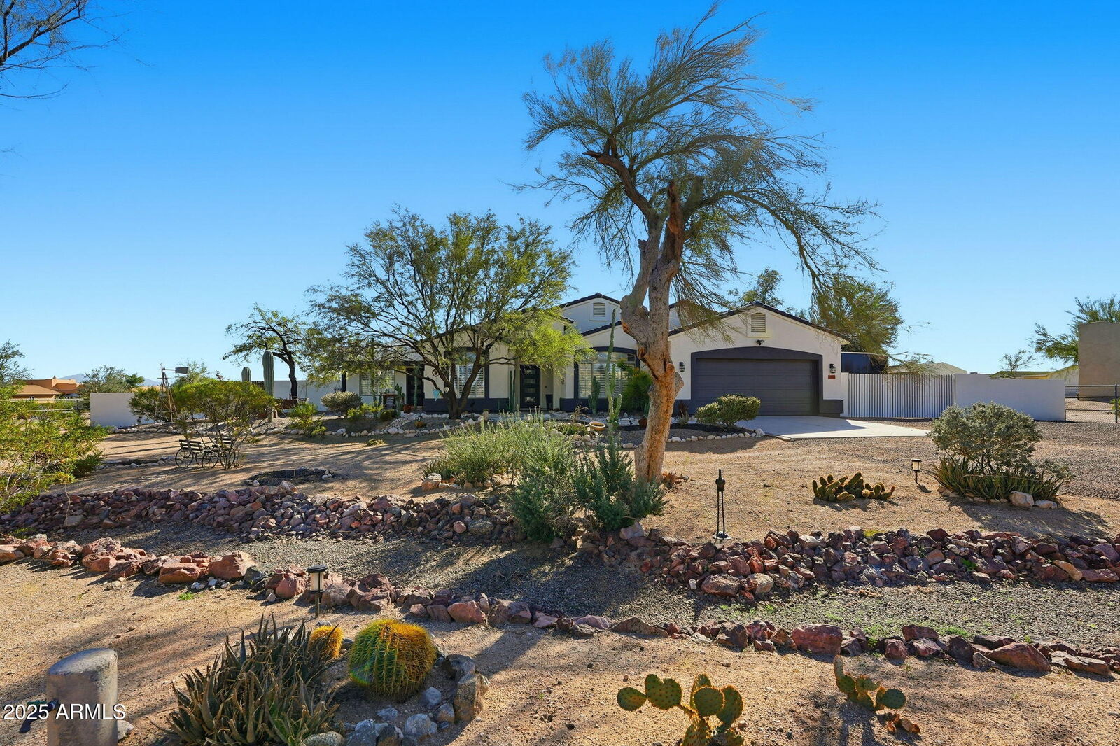 Property Photo: 19623 W Meadowbrook Avenue AZ 85340