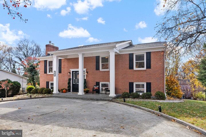 Property Photo: 553 Bellview Avenue VA 22601