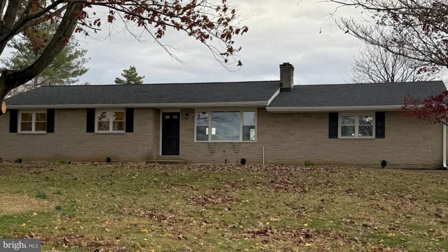 Property Photo:  262 Kathy Court  PA 17091 