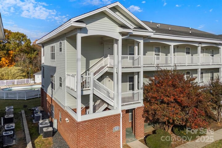 Property Photo:  9271 Meadow Vista Road  NC 28213 