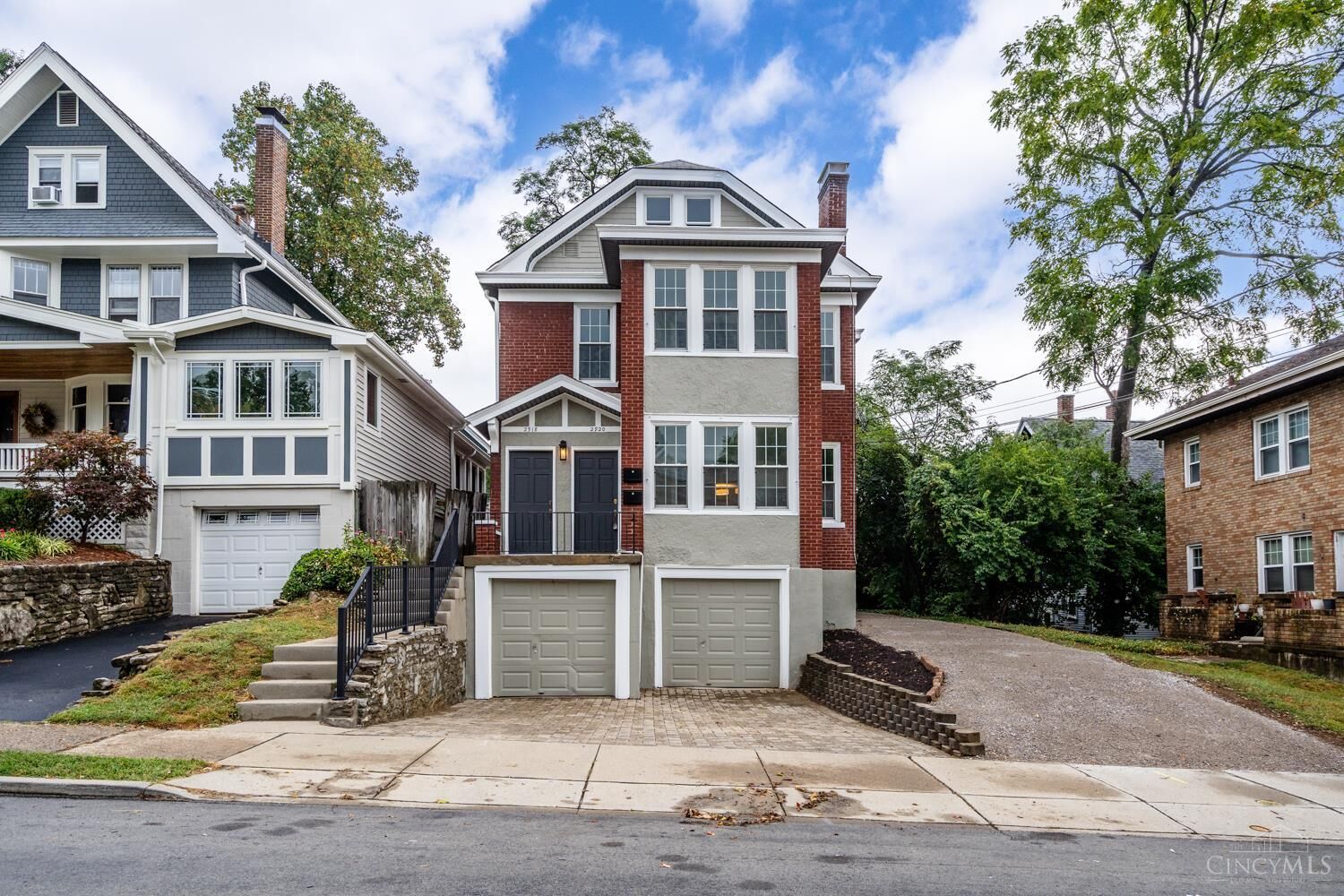 Property Photo:  2918 Victoria Avenue  OH 45208 