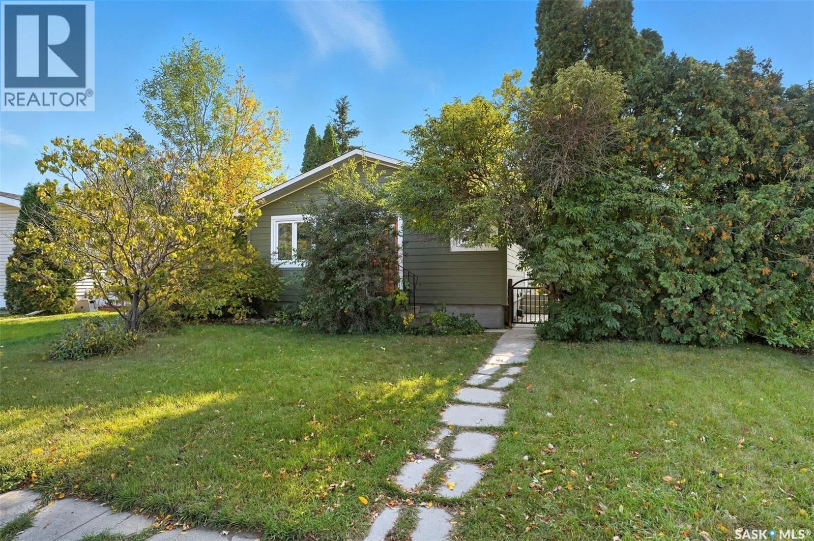 Property Photo:  97 Arnason Crescent  SK S7H 4M7 