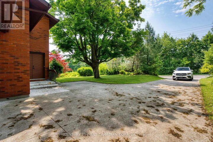 Property Photo:  285 Riverside Drive  ON N6H 1G1 