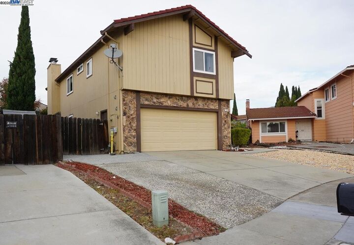 Property Photo: 236 Ottawa Way CA 94539