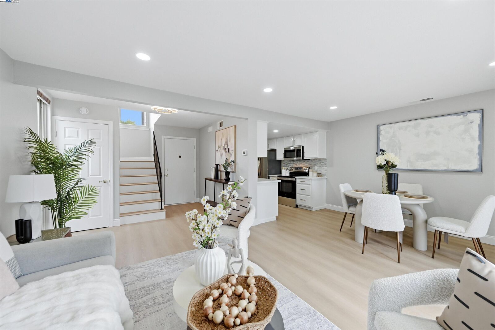 Property Photo: 707 Sandpiper Cmn CA 94551