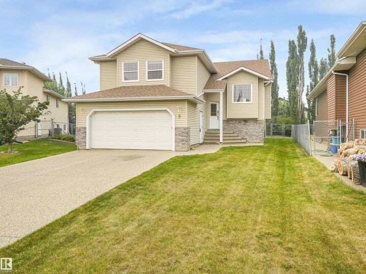Property Photo:  9 Deerfield Court  AB T7X 4B1 