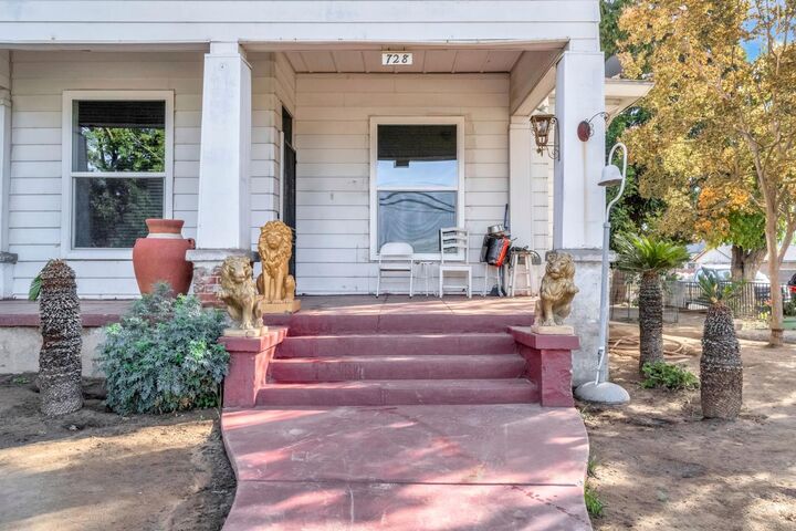 Property Photo: 728 De Witt Avenue CA 93657
