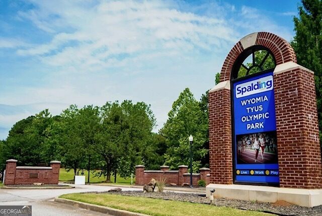 Property Photo:  1015 Lyndon Avenue  GA 30223 