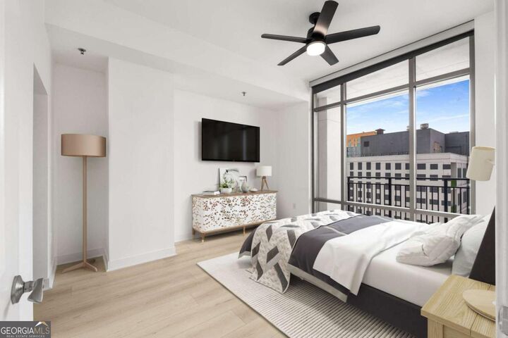 Property Photo: 565 Peachtree Street NE 1005 GA 30308