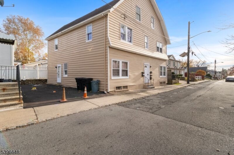 Property Photo:  6 Oswald Pl 3A  NJ 07088 