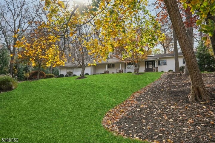 Property Photo:  4 Sheffield Ct  NJ 07039 