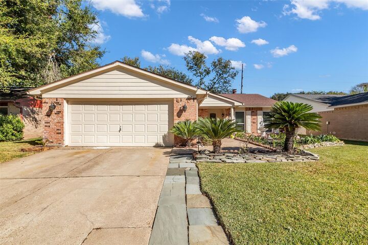 Property Photo:  6803 Pickett Drive  TX 77469 