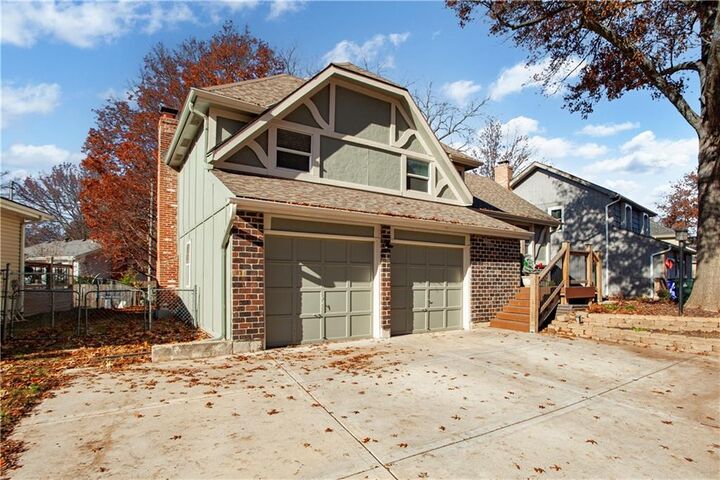 Property Photo:  1631 S Kenwood Street  KS 66062 